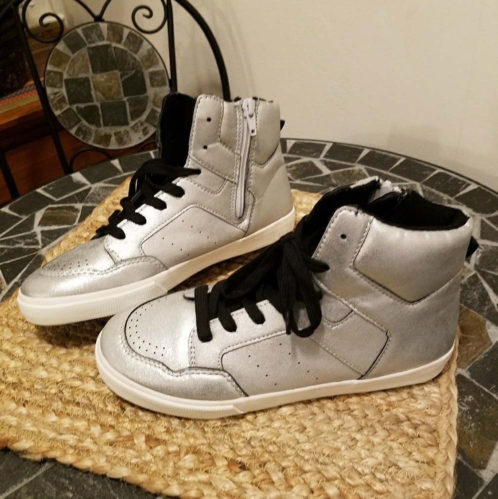 GAP Hi tops NWOT